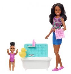 Barbie bébiszitter játékszett - Fürdetés fekete hajú babával