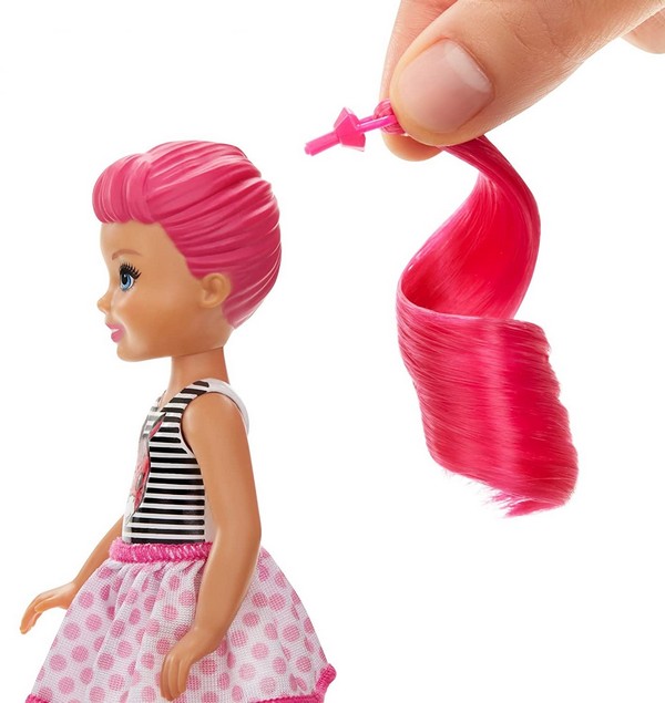 Barbie Color Reveal Chelsea Meglepetés Baba Divatos Színek