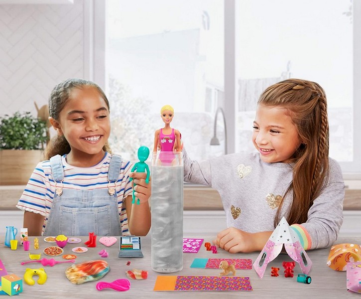 Barbie Color Reveal Pizsiparty Barbie és Chelsea babával