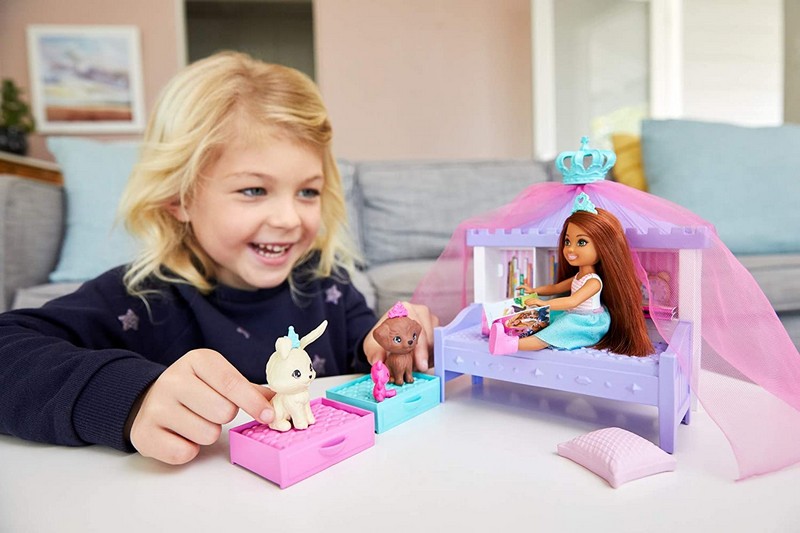 Barbie Princess Adventure Chelsea hercegnő játékszett Barna hajú