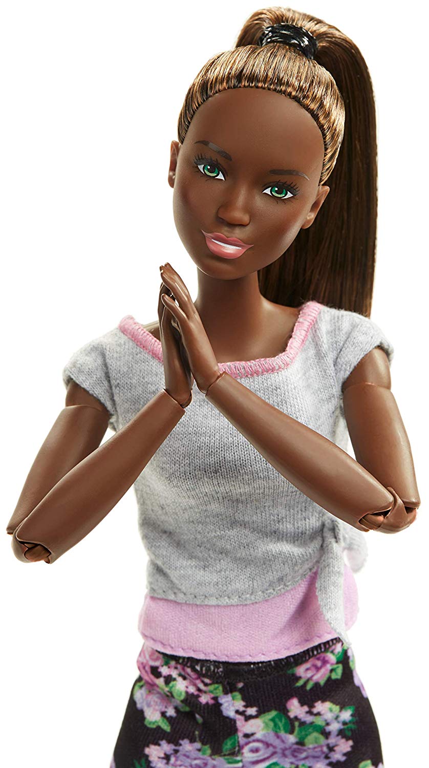 Barbie hajlékony jógababák Szürke pólóban (2018)