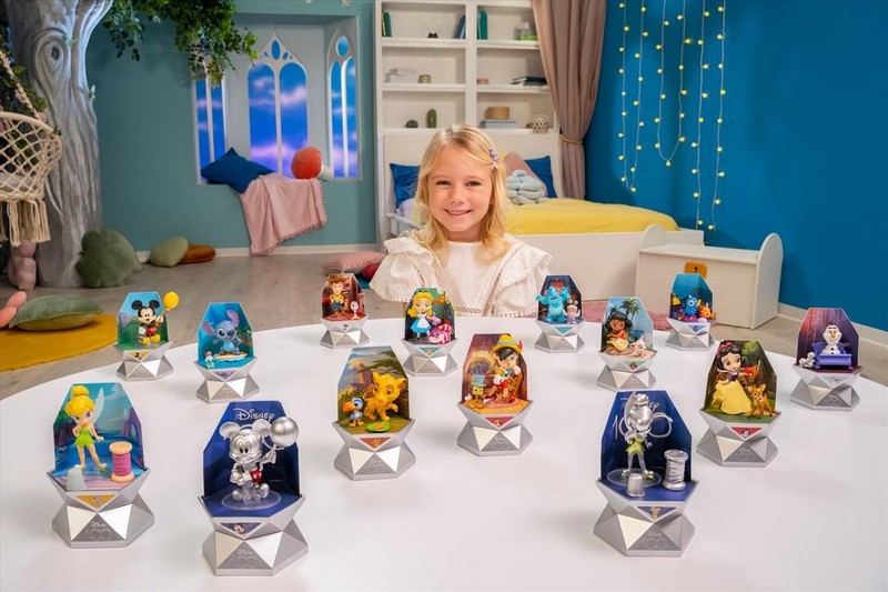 Disney 100. Évfordulós Meglepetés Kapszula Figurával