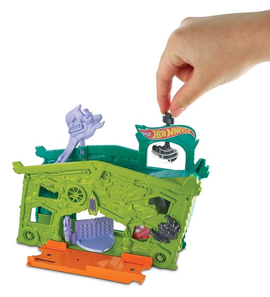 Hot Wheels szétnyitható pályaszett Ghost Garage