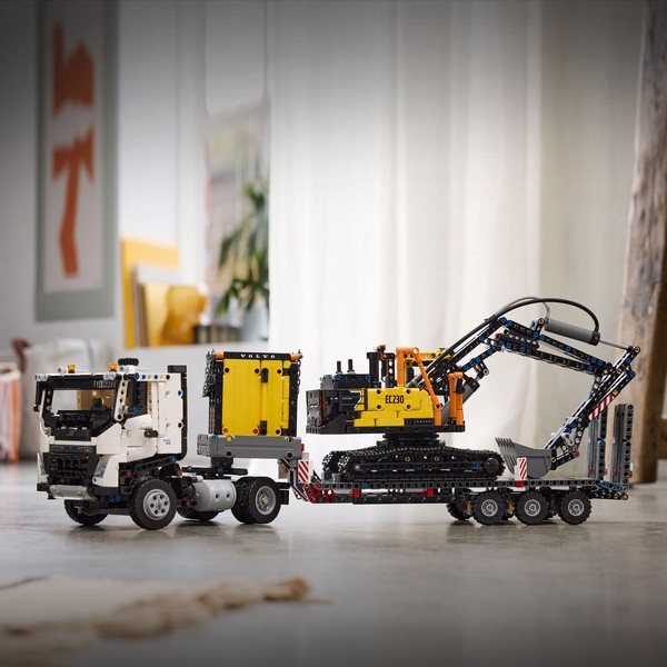 LEGO Technic 42175 Volvo Fmx Teherautó És Ec230 Elektromos Markoló