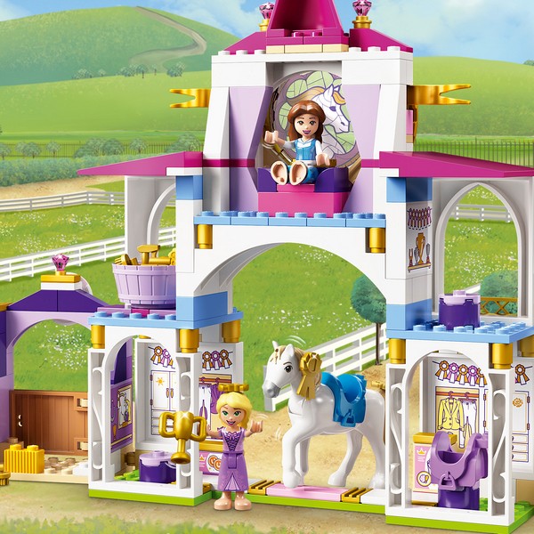 LEGO Disney 43195 Belle és Aranyhaj királyi istállói