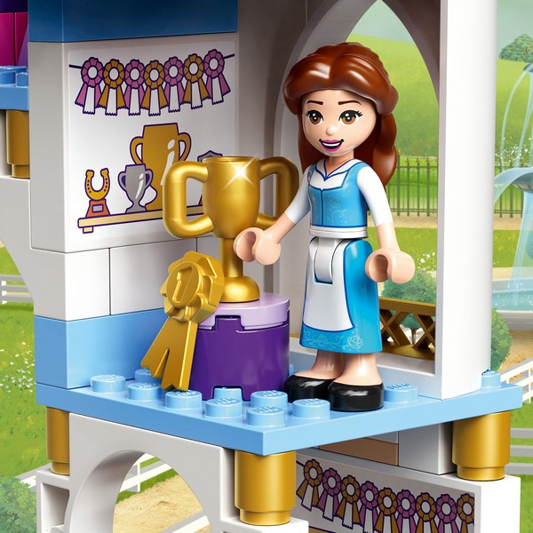 LEGO Disney 43195 Belle és Aranyhaj királyi istállói