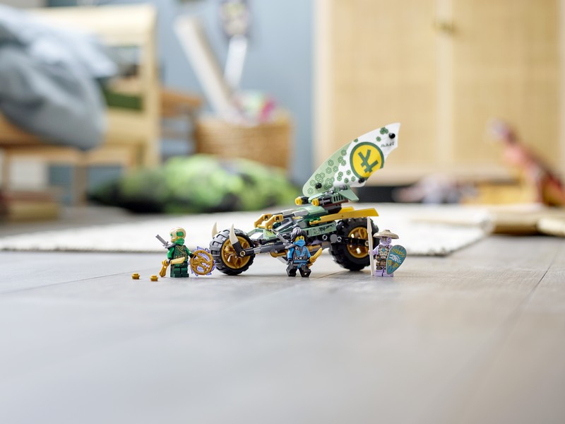 LEGO Ninjago 71745 Lloyd dzsungel chopper motorja