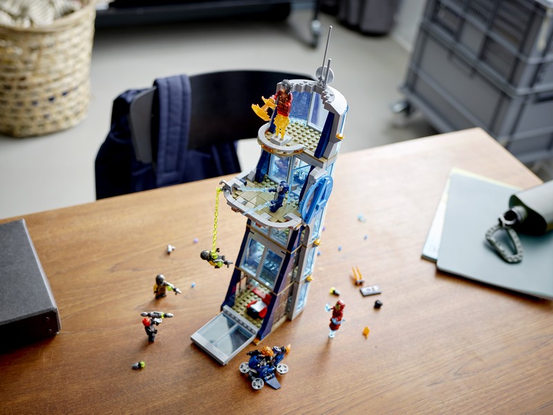 LEGO Super Heroes 76166 Bosszúállók Csata a toronynál