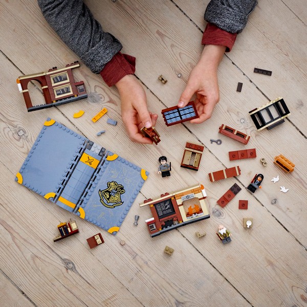 LEGO Harry Potter 76385 Harry Potter Roxfort™ pillanatai: Bűbájtan óra