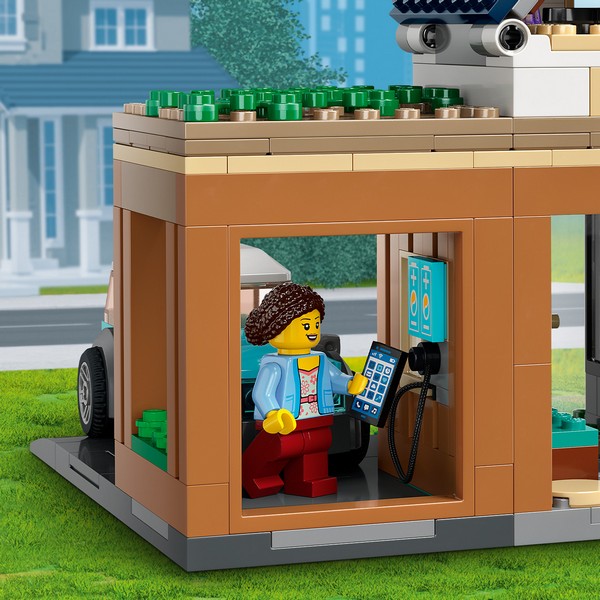 LEGO City 60398 Családi ház és elektromos autó