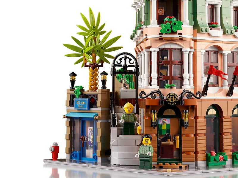 LEGO Creator 10297 Boutique Hotel
