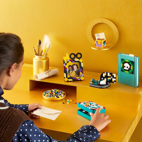 LEGO DOTS 41811 Roxfort™ asztali szett