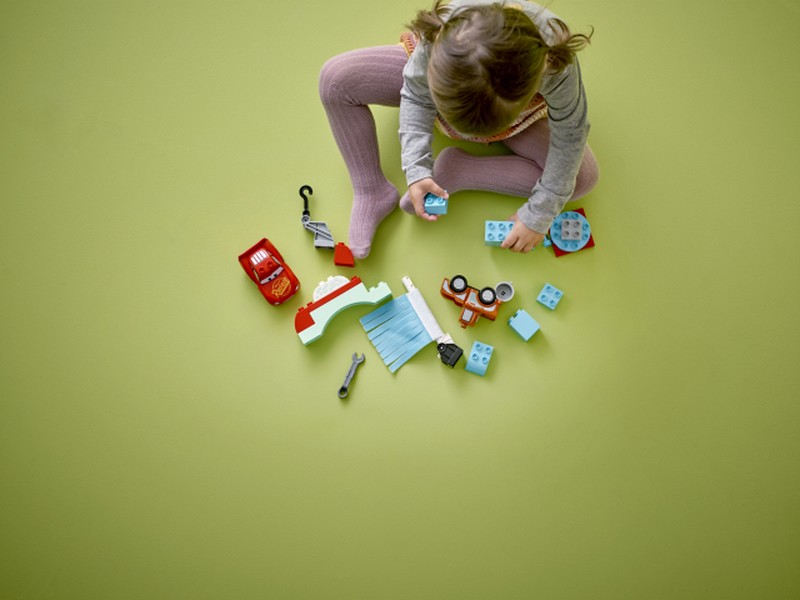 LEGO DUPLO 10996 Villám Mcqueen és Matuka vidám autómosása