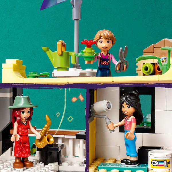 LEGO Friends 41732 Belvárosi design- és virágboltok