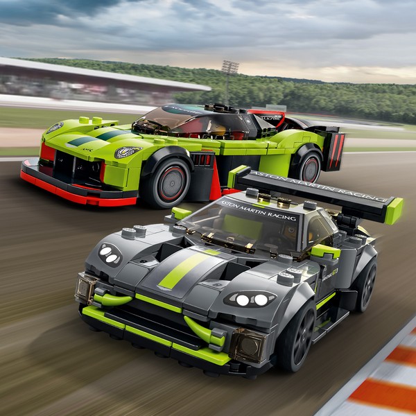 LEGO Speed Champions 76910 Aston Martin Valkyrie AMR Pro és Aston Martin Vantage GT3