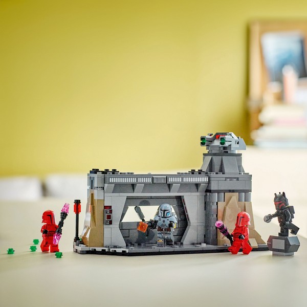 LEGO Star Wars 75386 Paz Vizsla™ és Moff Gideon™ csatája