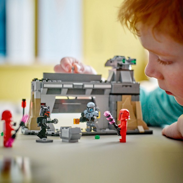 LEGO Star Wars 75386 Paz Vizsla™ és Moff Gideon™ csatája