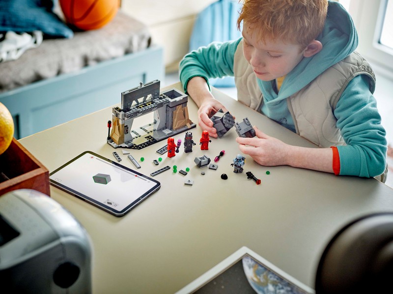 LEGO Star Wars 75386 Paz Vizsla™ és Moff Gideon™ csatája