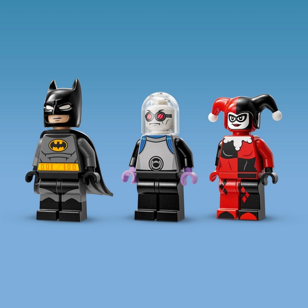 LEGO Super Heroes 76274 Batman™ és a Batmobile™ vs. Harley Quinn™ és Mr. Fr