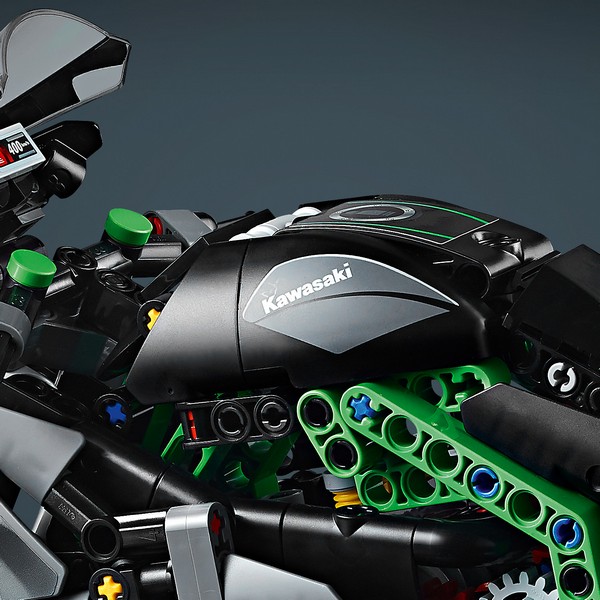 LEGO Technic 42170 Kawasaki Ninja H2R Motorkerékpár