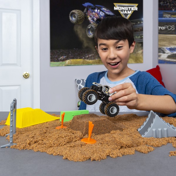 Monster Jam &amp; Kinetic Sand Prémium Pályaszett