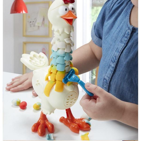 Play-Doh Cluck A Dee Színes Nyakú Csirke