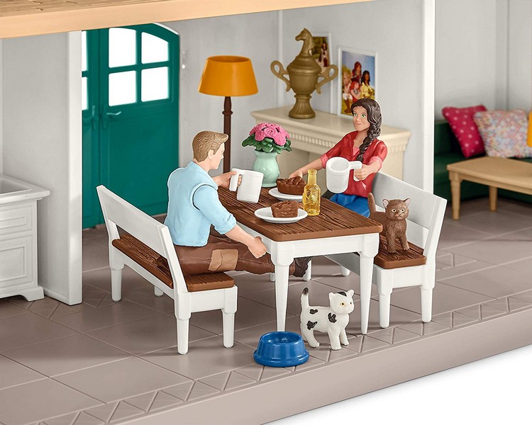 Schleich 42416 Nagy lovarda lakóházzal és istállóval