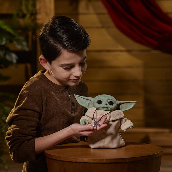 Star Wars Baby Yoda interaktív figura 18 cm