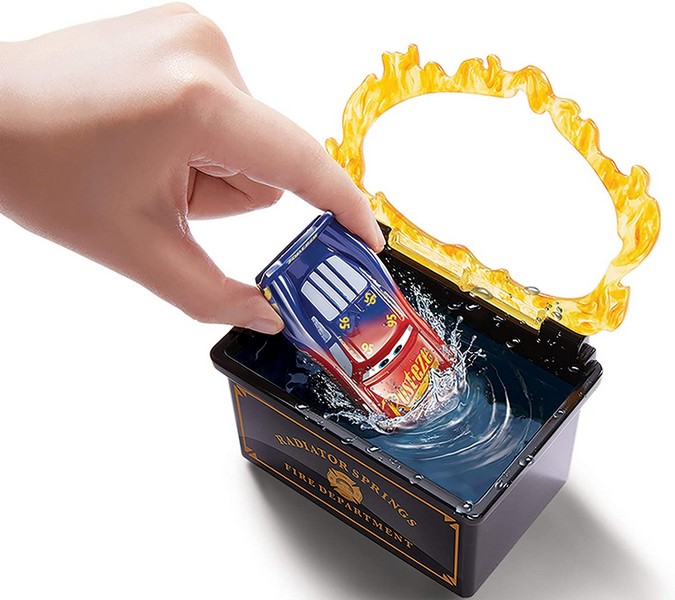 Verdák Piro tűzoltóautó játékszett színváltós kisautóval